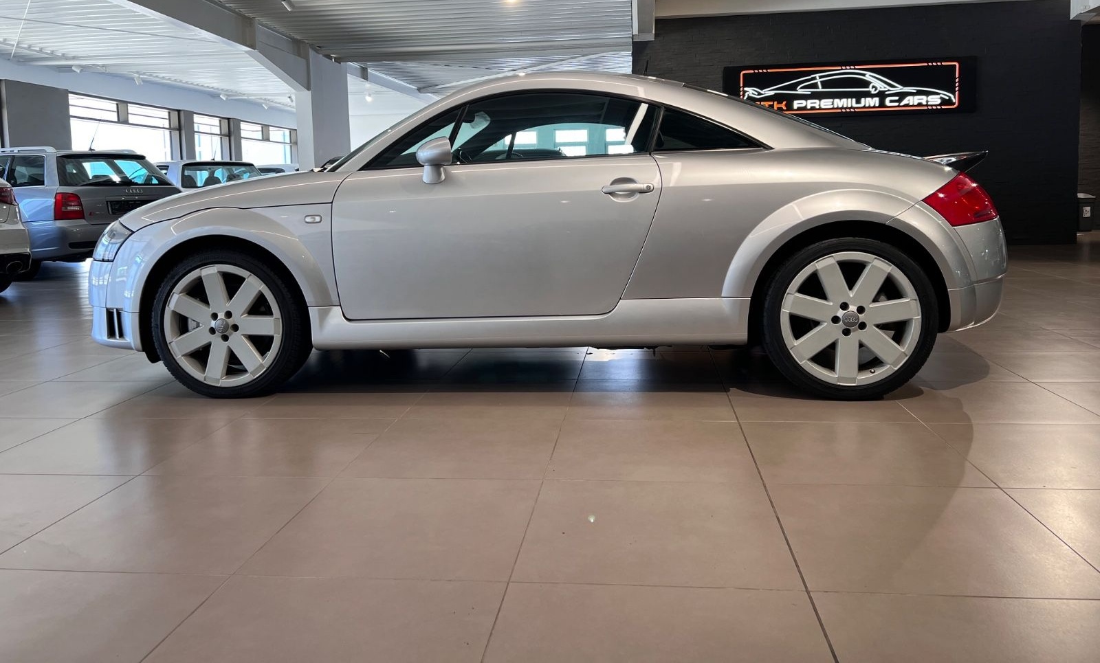 Audi TT Coupe 3.2 V6 DSG quattro BOSE NAVI KETTEN NEU foto 4