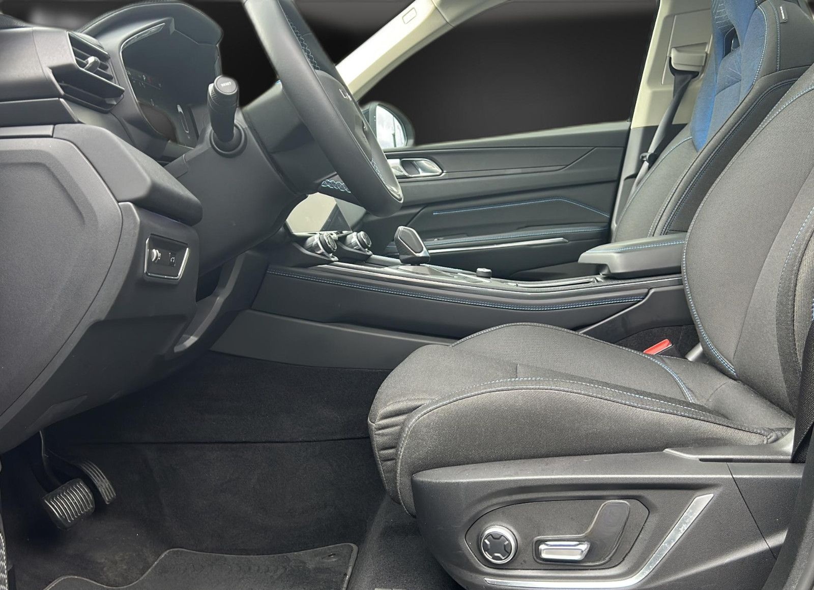 Lynk&Co Pano*LED*Navi*ACC*VZ*TW*Spur*18*Carplay foto 13