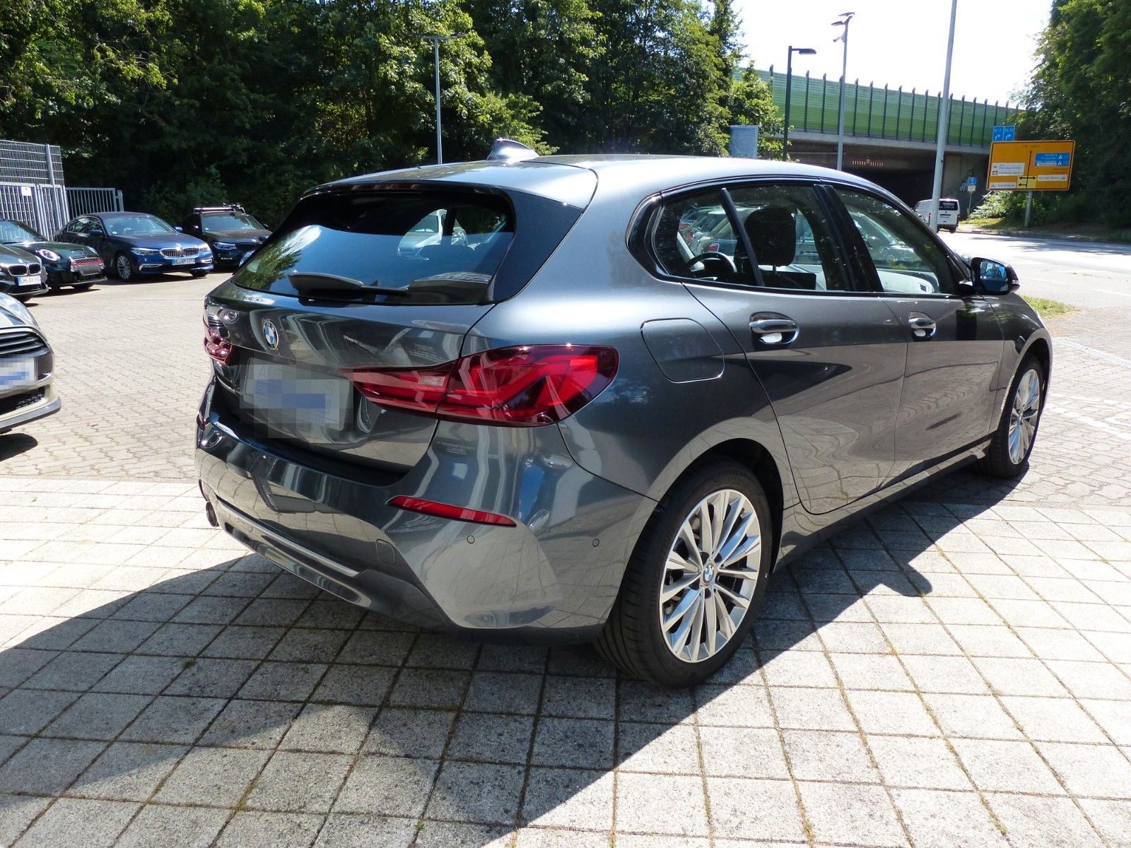 BMW 118i Aut. LuxuryLine,Driving-Ass.,HUD,Navi,LED foto 9