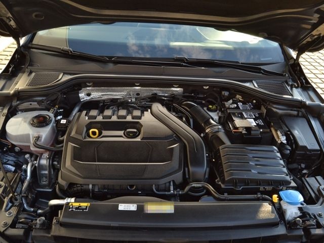 Volkswagen Golf VIII 1.5 TSI Life LED/NAVI+VZE/16-ZOLL/PDC/ foto 14
