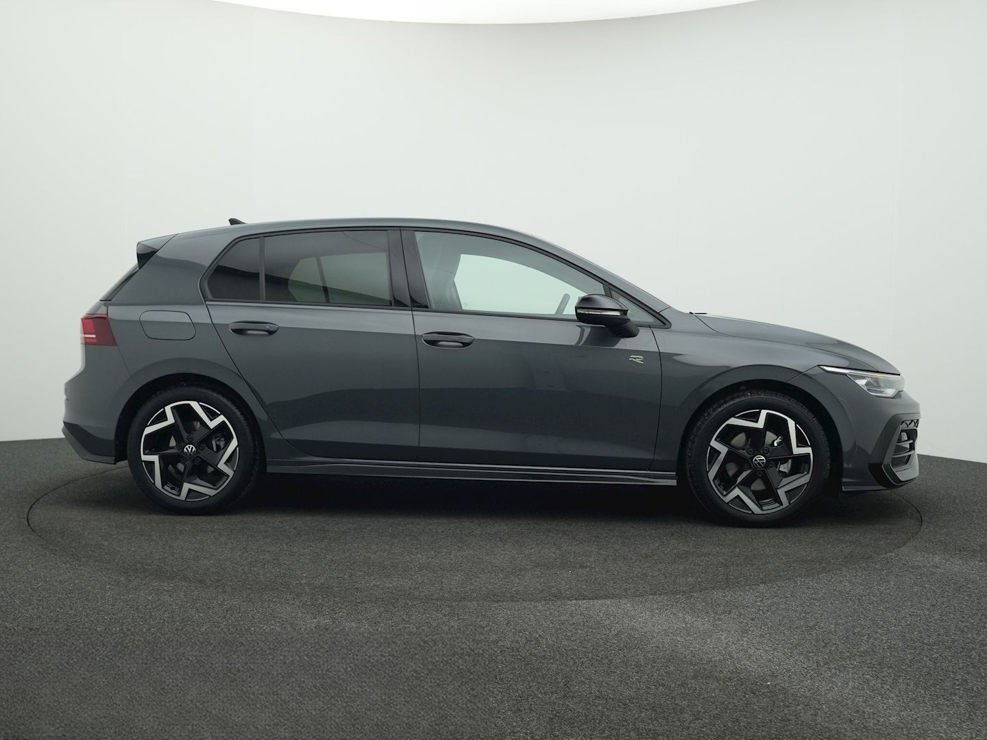 Volkswagen Golf 8 1.5 eTSI DSG R-Line BLACK STYLE AHK LED+ foto 8