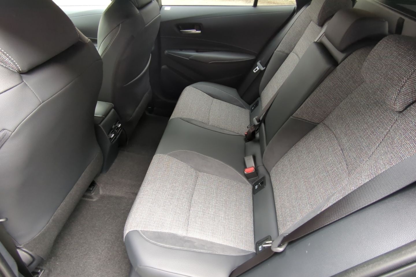 Toyota Corolla Touring Sports Hybrid 1.8 EU6e (Syst.140 foto 17