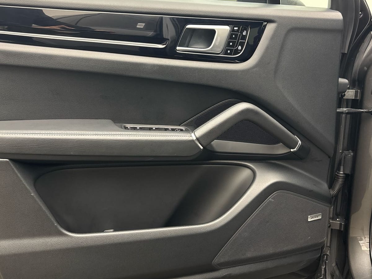 Porsche Cayenne Panorama LED AHK Leder Sitzhzg. Navi foto 12