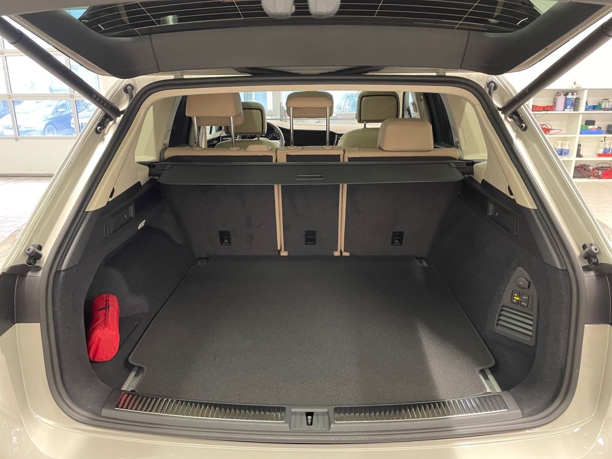 Volkswagen Touareg 3.0 TDI 4M R-Line *AHK*HEAD-UP*PANO* foto 18