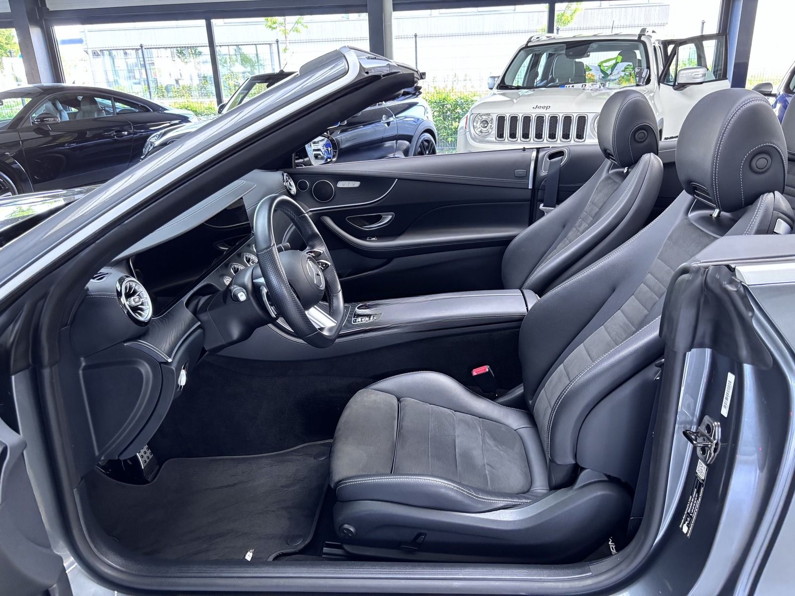 Mercedes-Benz E 220 CABRIO AMG AR+WIDE+MBUX+KAMERA+DAB+ALU+AHK foto 20