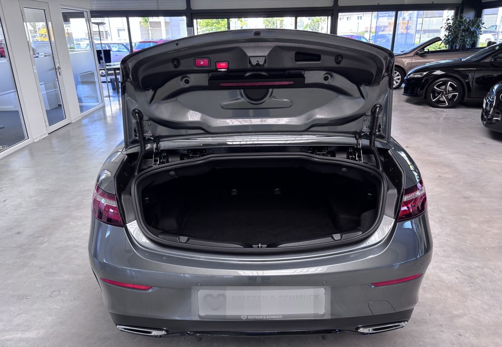Mercedes-Benz E 220 CABRIO AMG AR+WIDE+MBUX+KAMERA+DAB+ALU+AHK foto 23
