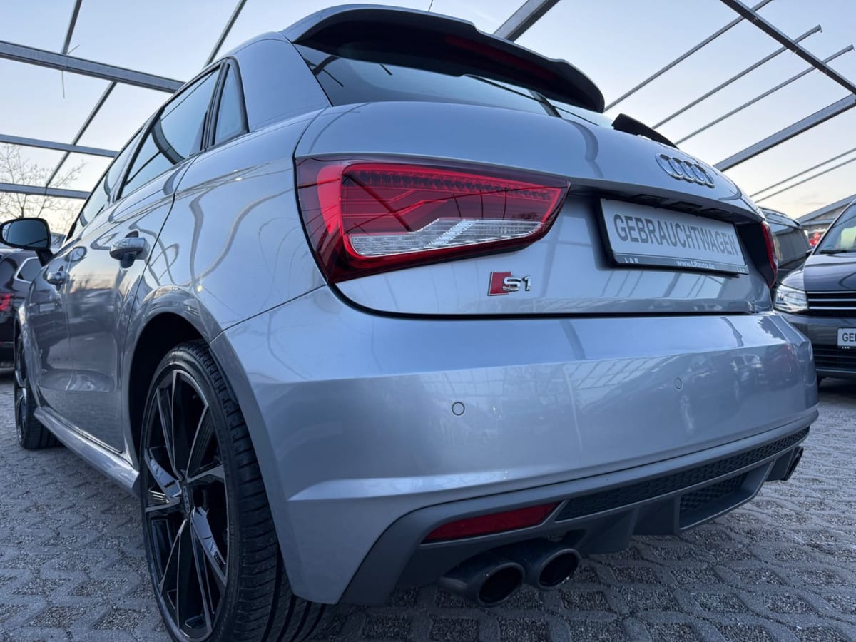 Audi S1 2.0 TFSI quattro Sportback Xenon Navi Leder foto 4