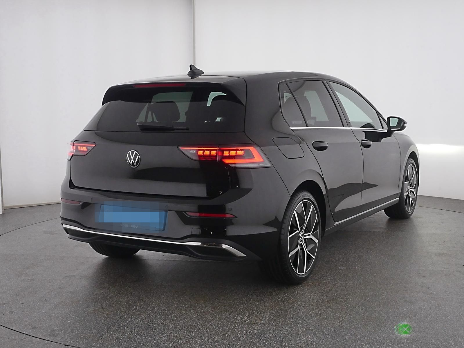 Volkswagen Golf 1.5 TSI Style Edition 50 IQ.LIGHT PANO AHK foto 2