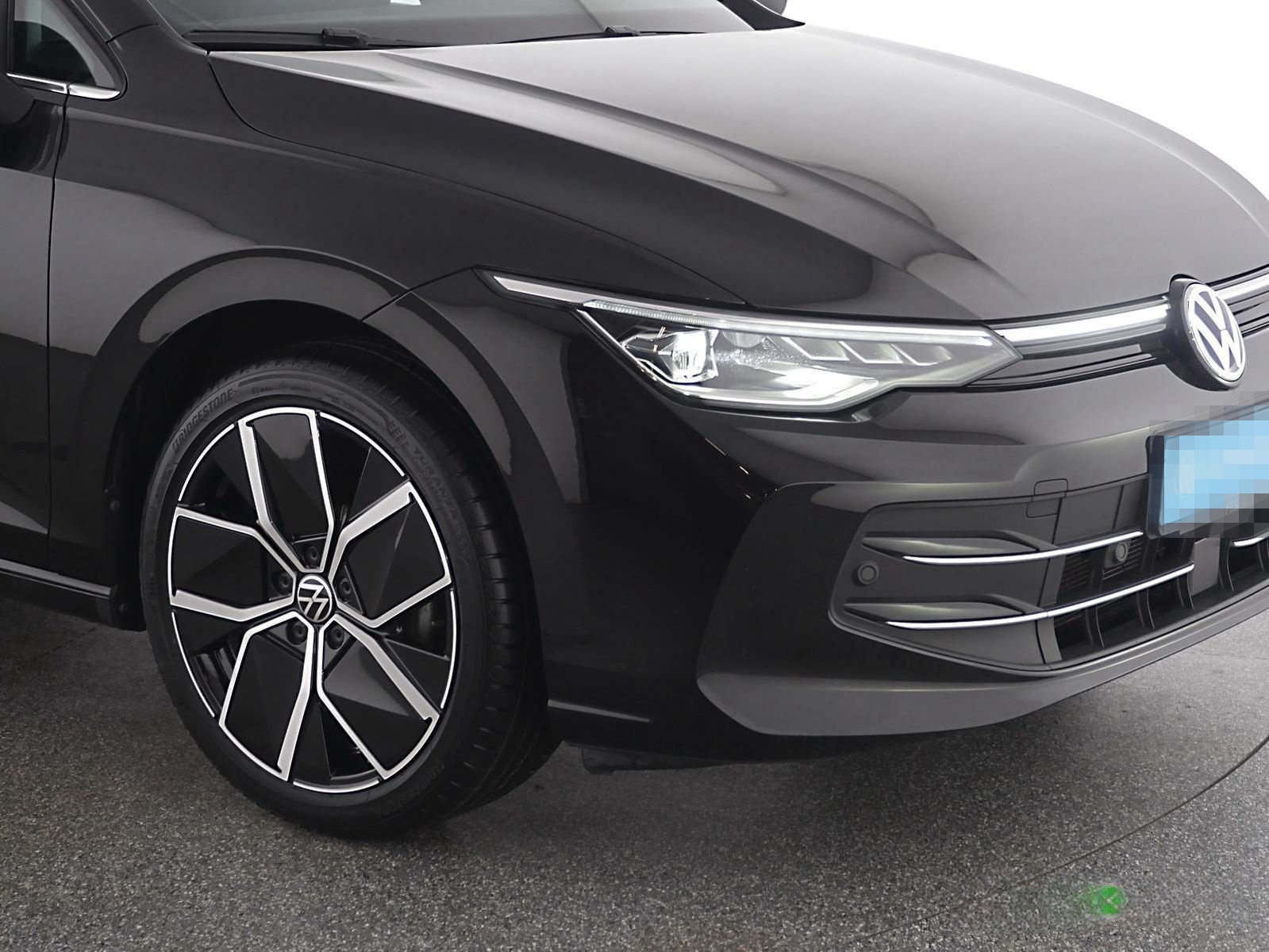Volkswagen Golf 1.5 TSI Style Edition 50 IQ.LIGHT PANO AHK foto 9