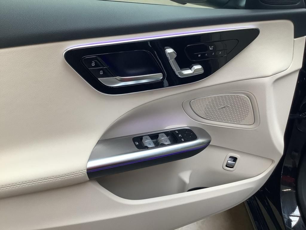Mercedes-Benz C 180 AVANTGARDE+18''+LED HIGH PERFORMANCE+360° foto 7