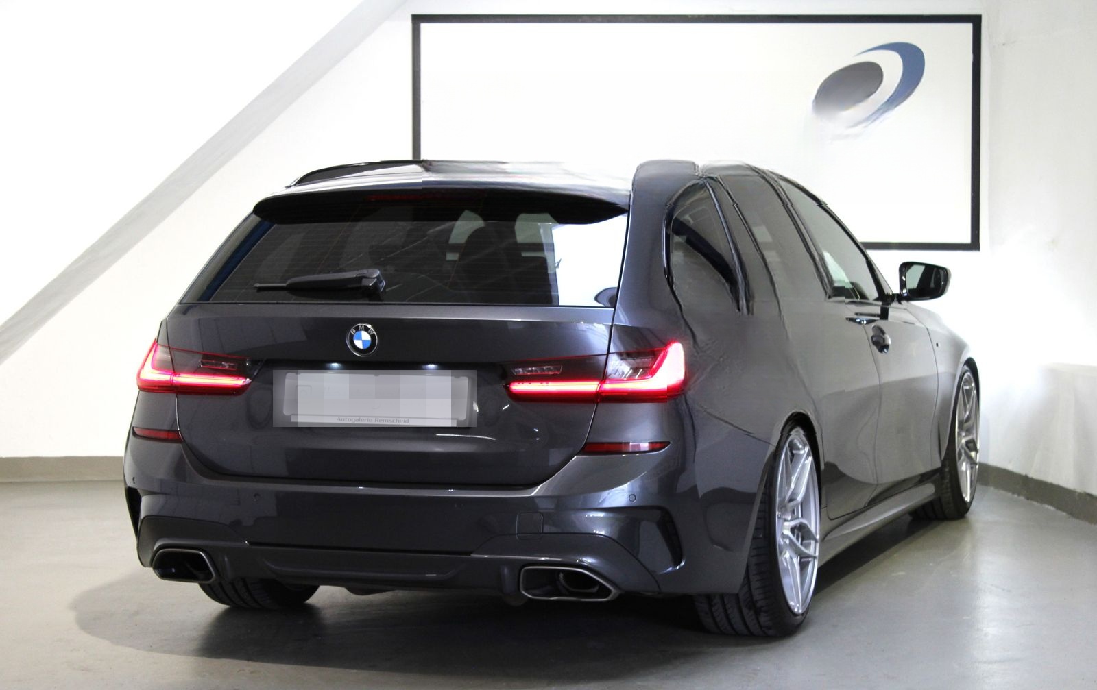 BMW M340i xDrive Touring *DEUTSCH*PANO*H&K*EINMALIG! foto 2