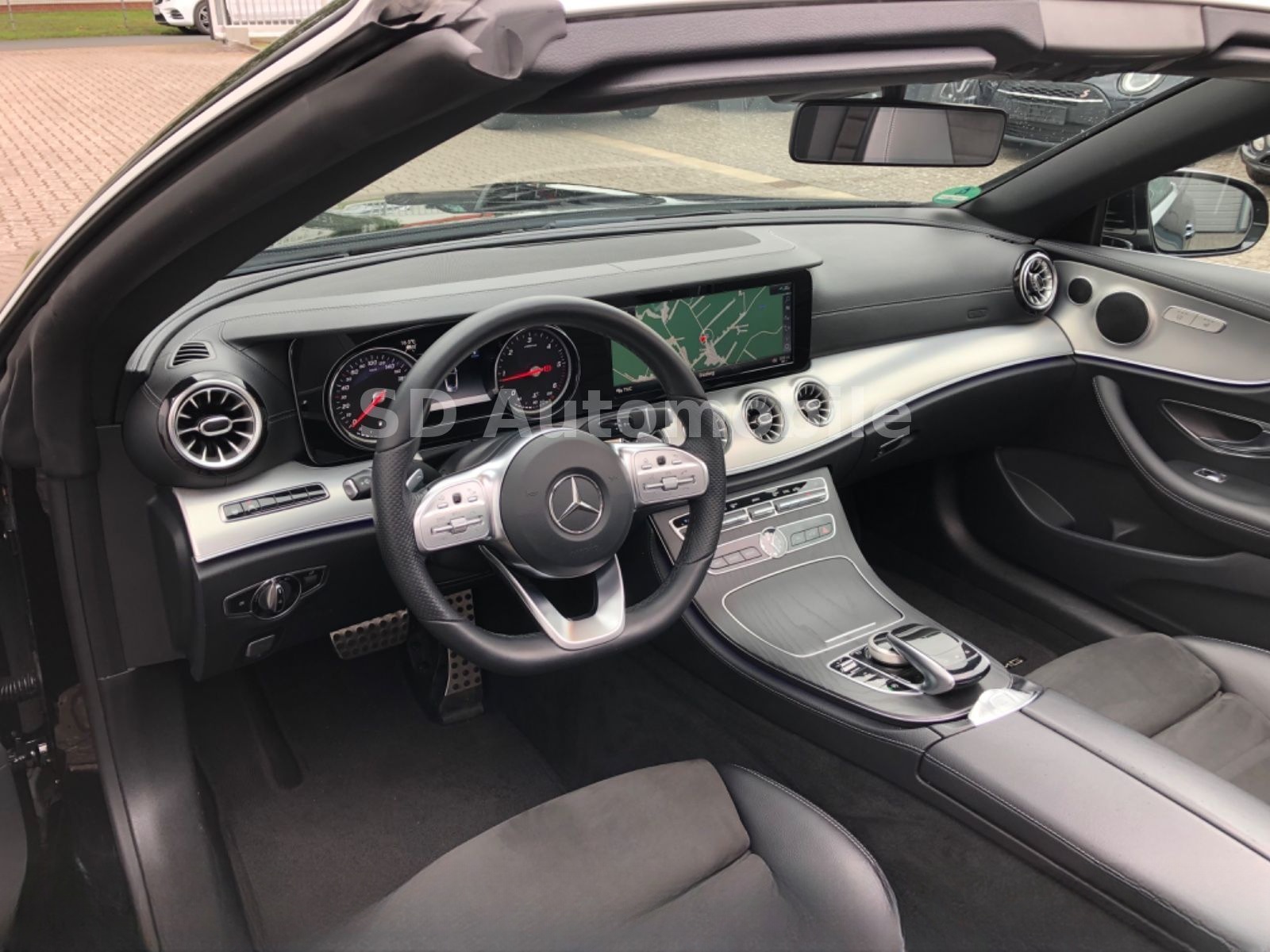 Mercedes-Benz E 300 d Cabrio AMG LINE foto 11
