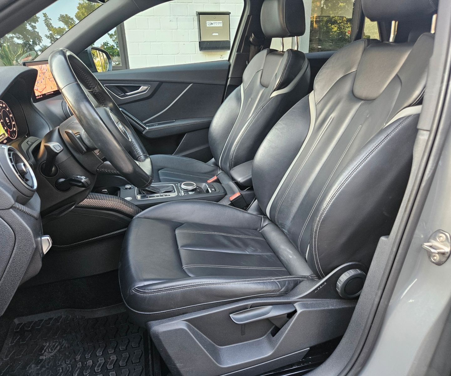 Audi Q2 QUATTRO design BANG OLUFSEN PANORAMA VOLL TOP foto 12