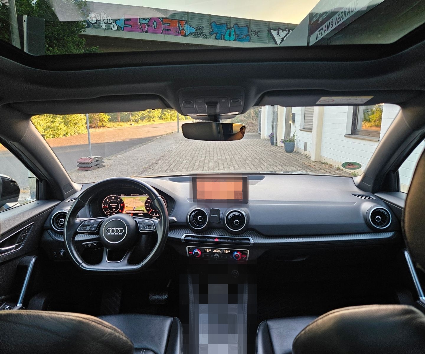 Audi Q2 QUATTRO design BANG OLUFSEN PANORAMA VOLL TOP foto 21