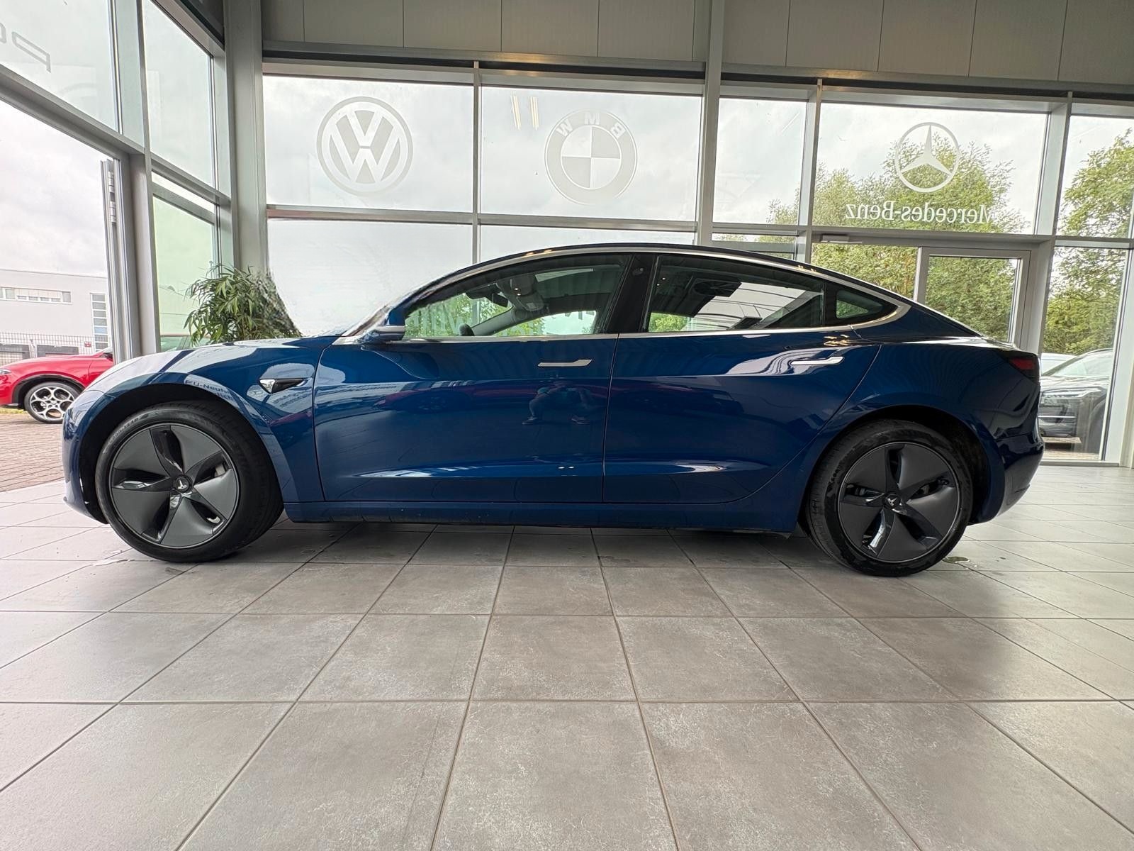 Tesla Model 3 Standard Range Plus RWD foto 2