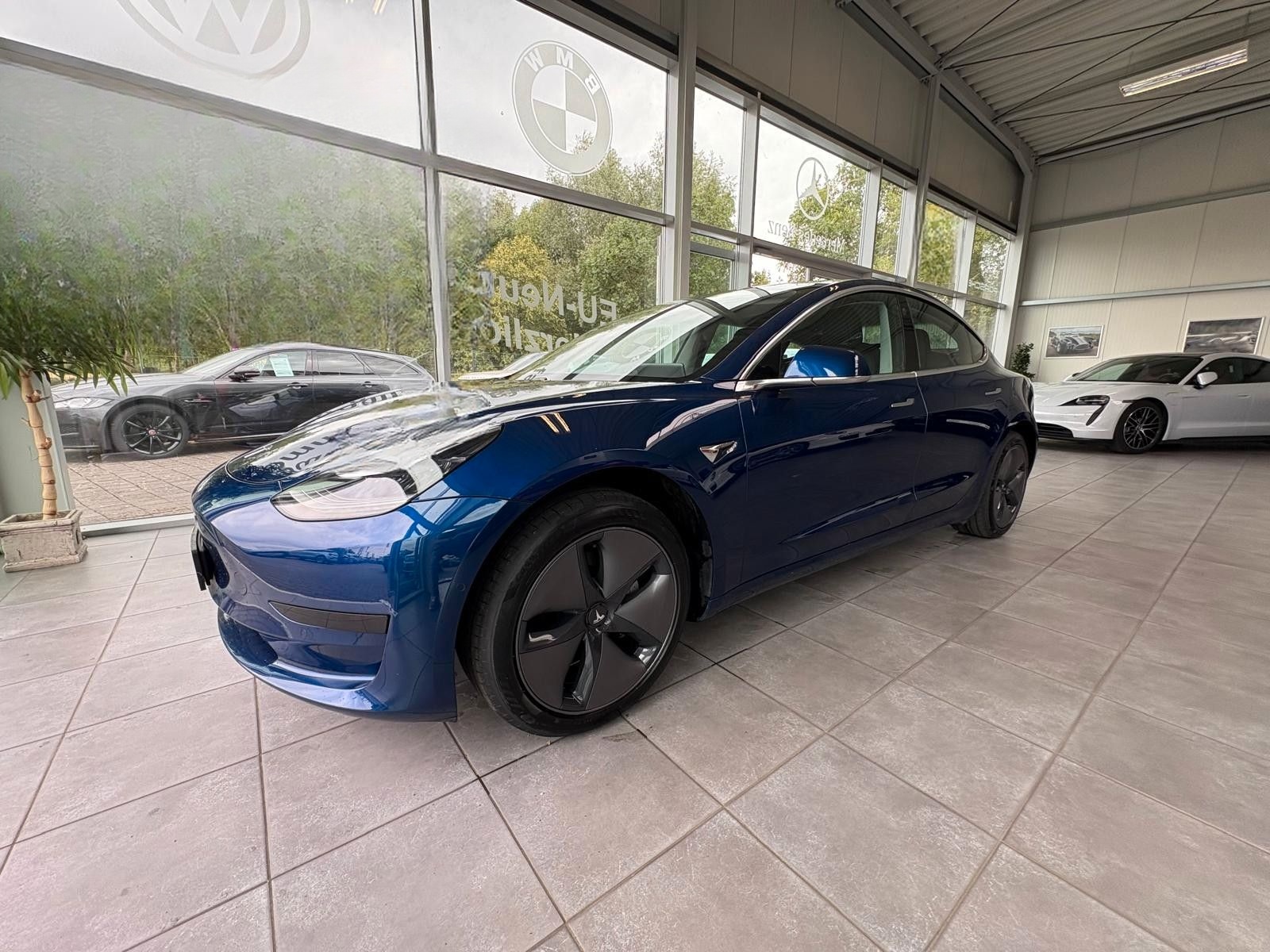 Tesla Model 3 Standard Range Plus RWD foto 3