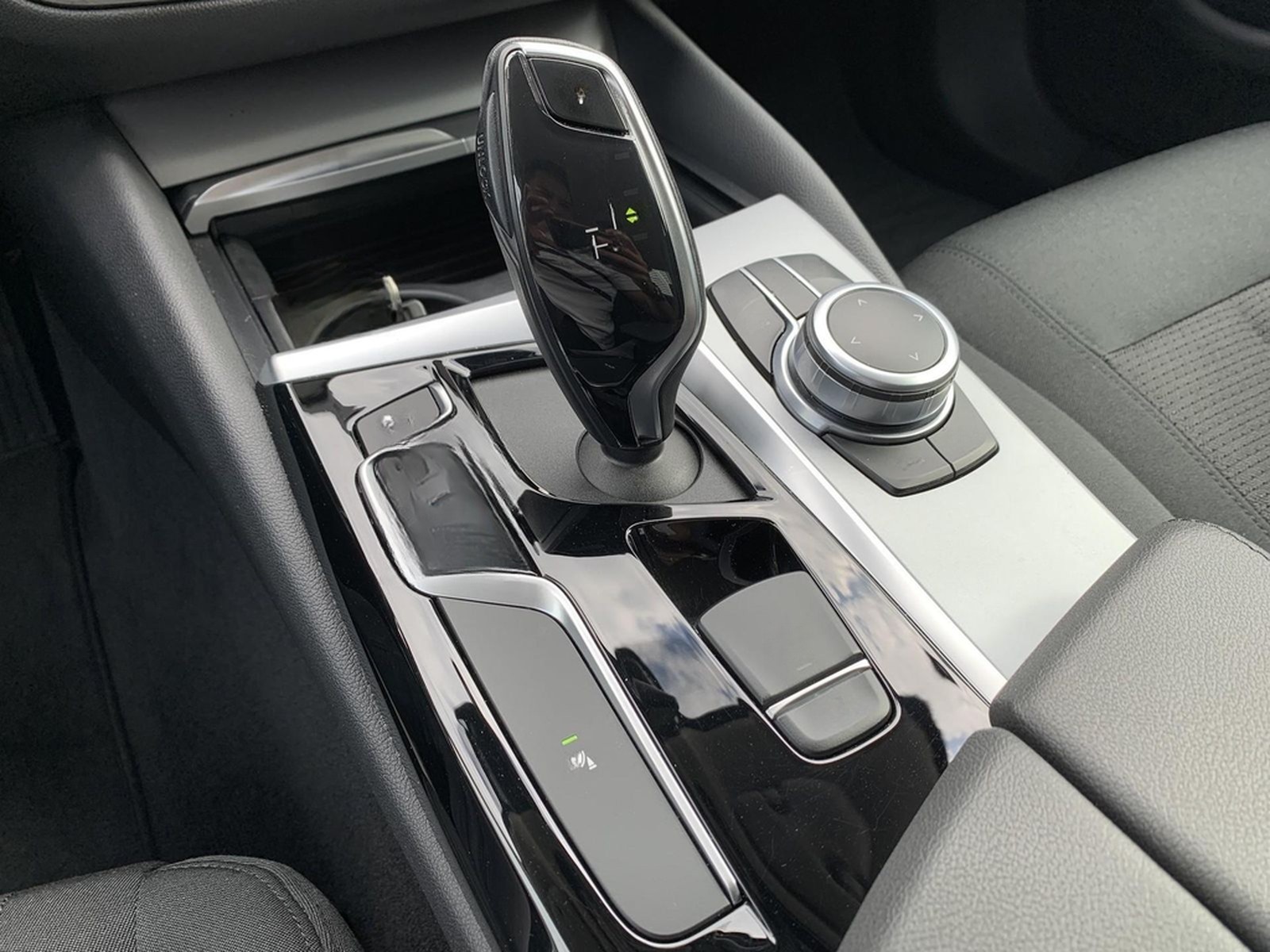 BMW 520i Limousine Voll-LED+Navi+Klimaaut+Sitzhzg foto 13