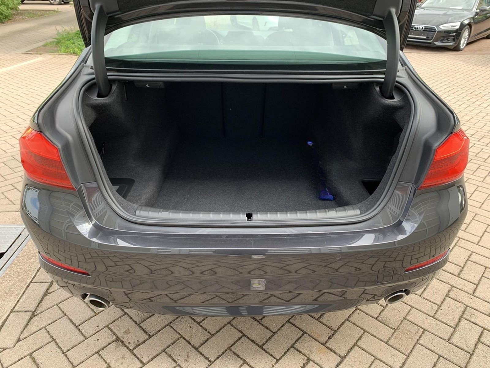 BMW 520i Limousine Voll-LED+Navi+Klimaaut+Sitzhzg foto 6