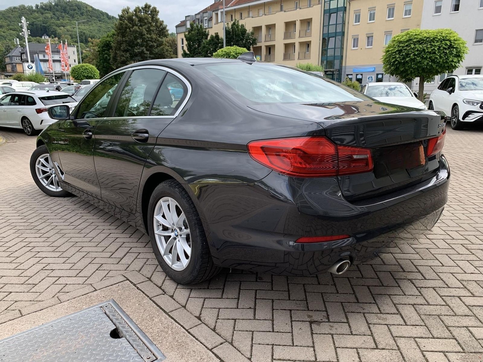 BMW 520i Limousine Voll-LED+Navi+Klimaaut+Sitzhzg foto 7