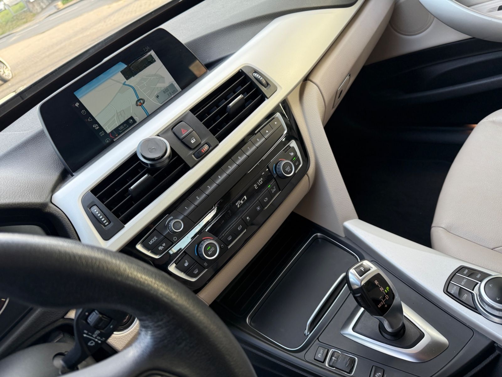 BMW 3 Gran Turismo 320 i xDrive Advantage foto 12