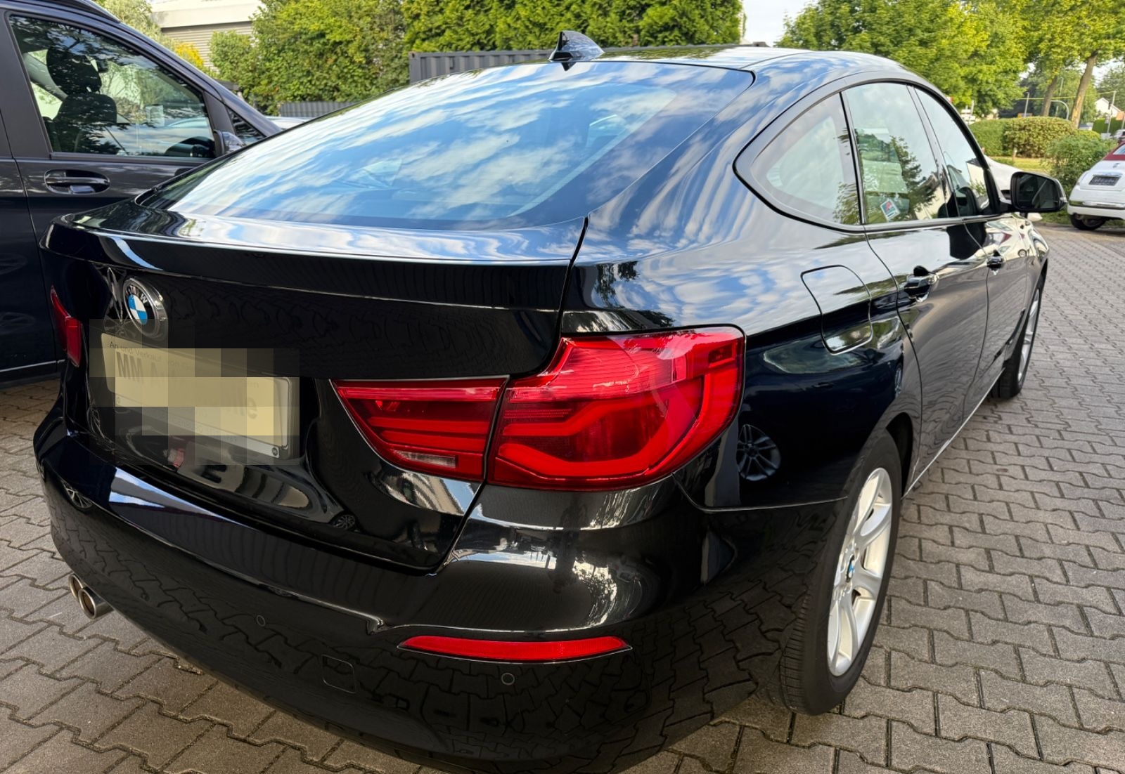BMW 3 Gran Turismo 320 i xDrive Advantage foto 7