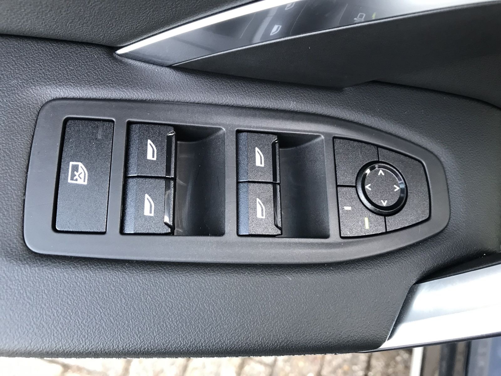 BMW X1 xDrive23d DAB LED RFK AHK el. Sitze PDC foto 11