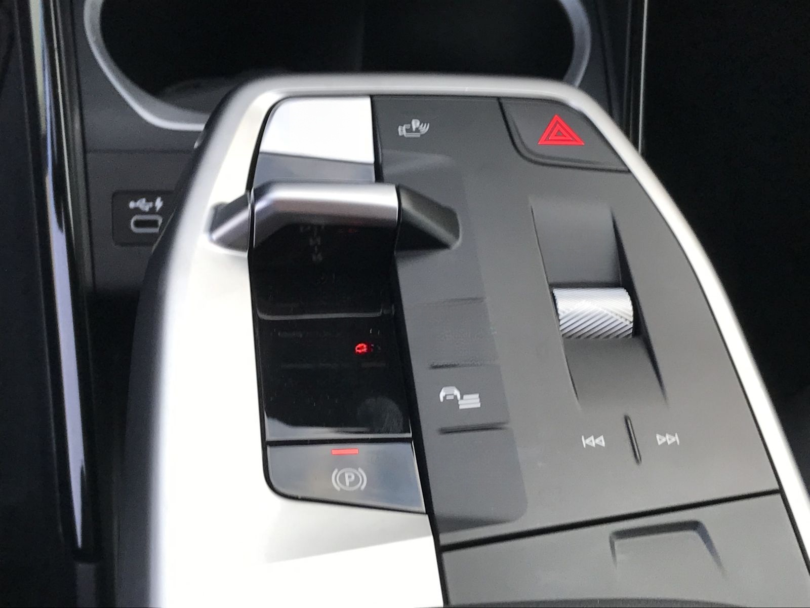 BMW X1 xDrive23d DAB LED RFK AHK el. Sitze PDC foto 15