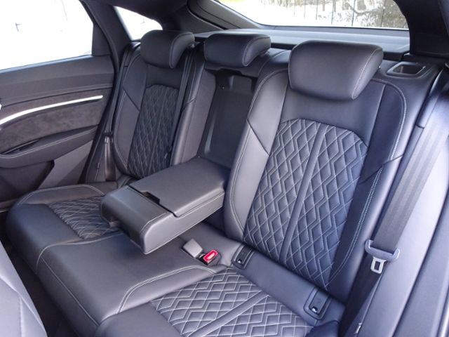Audi e-tron Sportback S line 50 ACC HUD B&O MATRIX NA foto 6