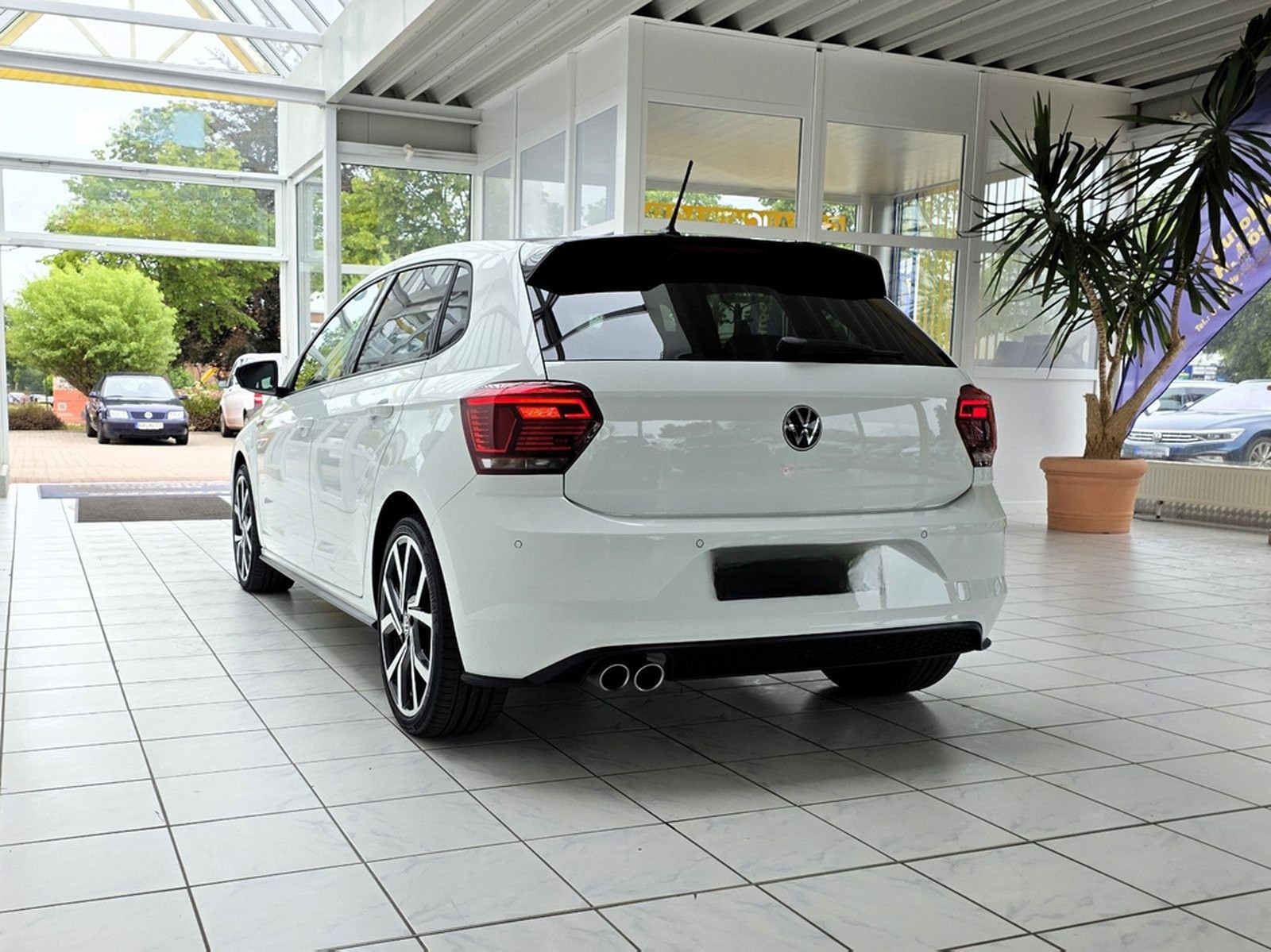 Volkswagen Polo VI GTI AppConnect Navigation Rückfahrkamera foto 11