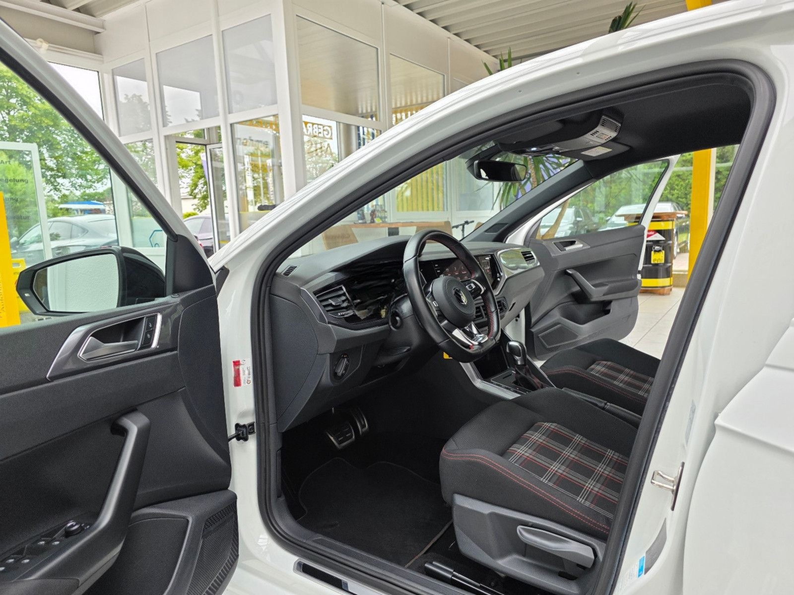 Volkswagen Polo VI GTI AppConnect Navigation Rückfahrkamera foto 12