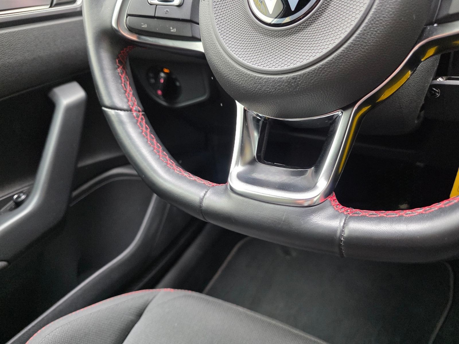 Volkswagen Polo VI GTI AppConnect Navigation Rückfahrkamera foto 23