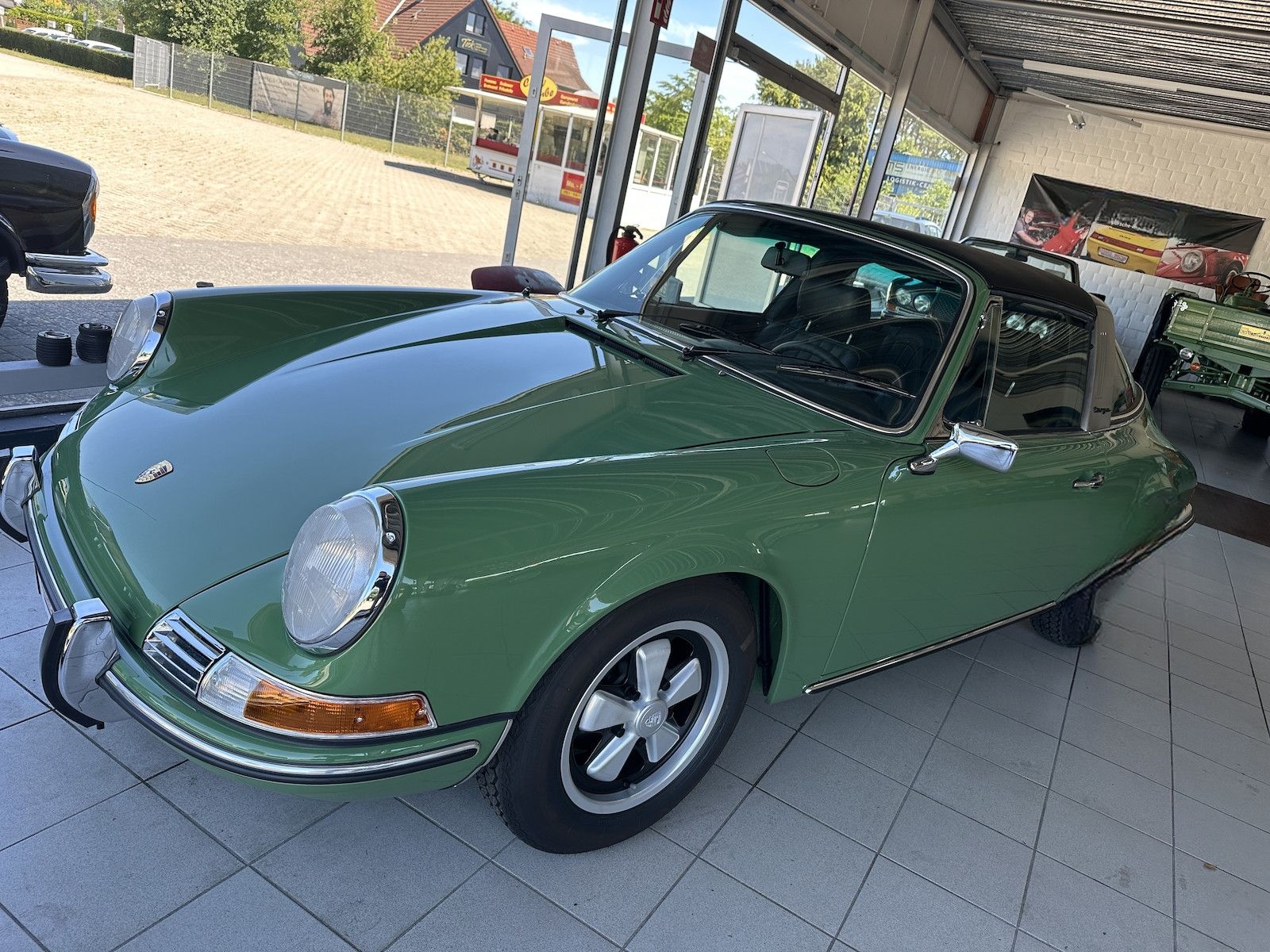 Porsche 911 T Targa 2.4 Ölklappe UNIKAT Note1 buschgrün