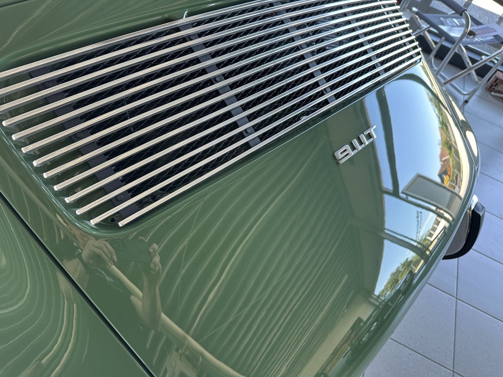 Porsche 911 T Targa 2.4 Ölklappe UNIKAT Note1 buschgrün foto 9