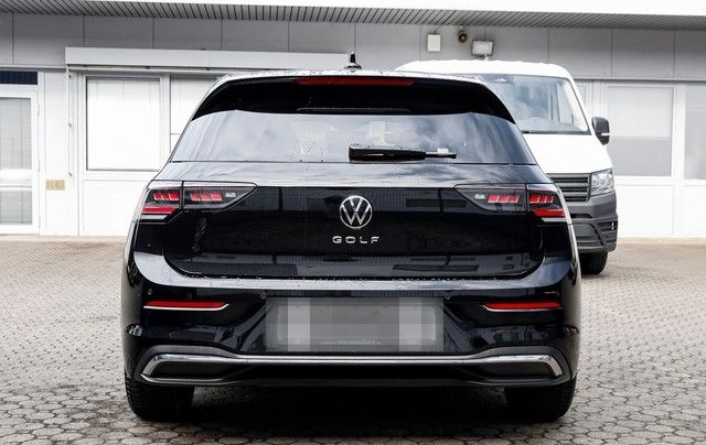 Volkswagen Golf VIII 1,5 TSI Style ACC Navi R-Kamera LED 17 foto 8
