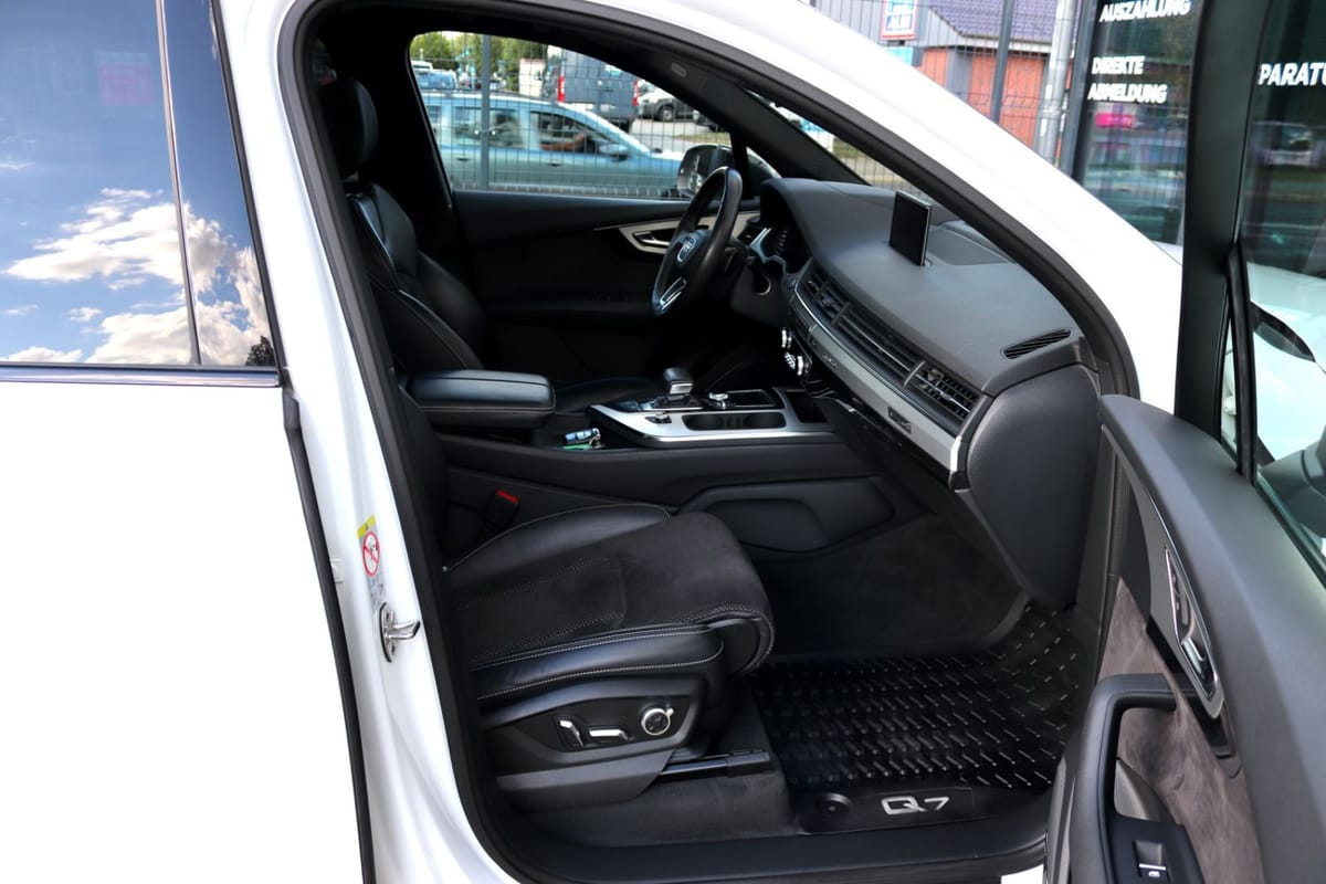 Audi Q7 50 TDI quattro S-Line HuD Pano Sthzg AHK BOSE foto 24