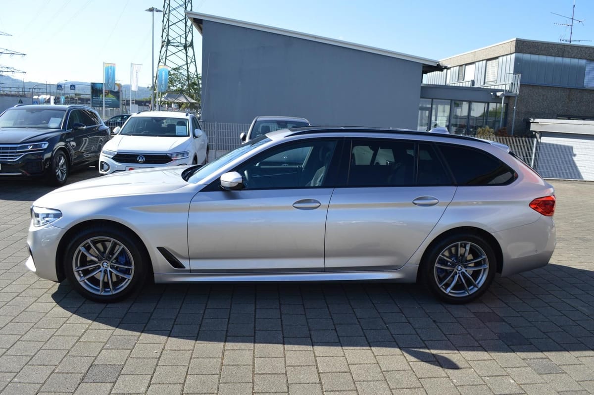 BMW 530d M Sport Virtual Kamera Pano.Dach AHK Navi foto 3