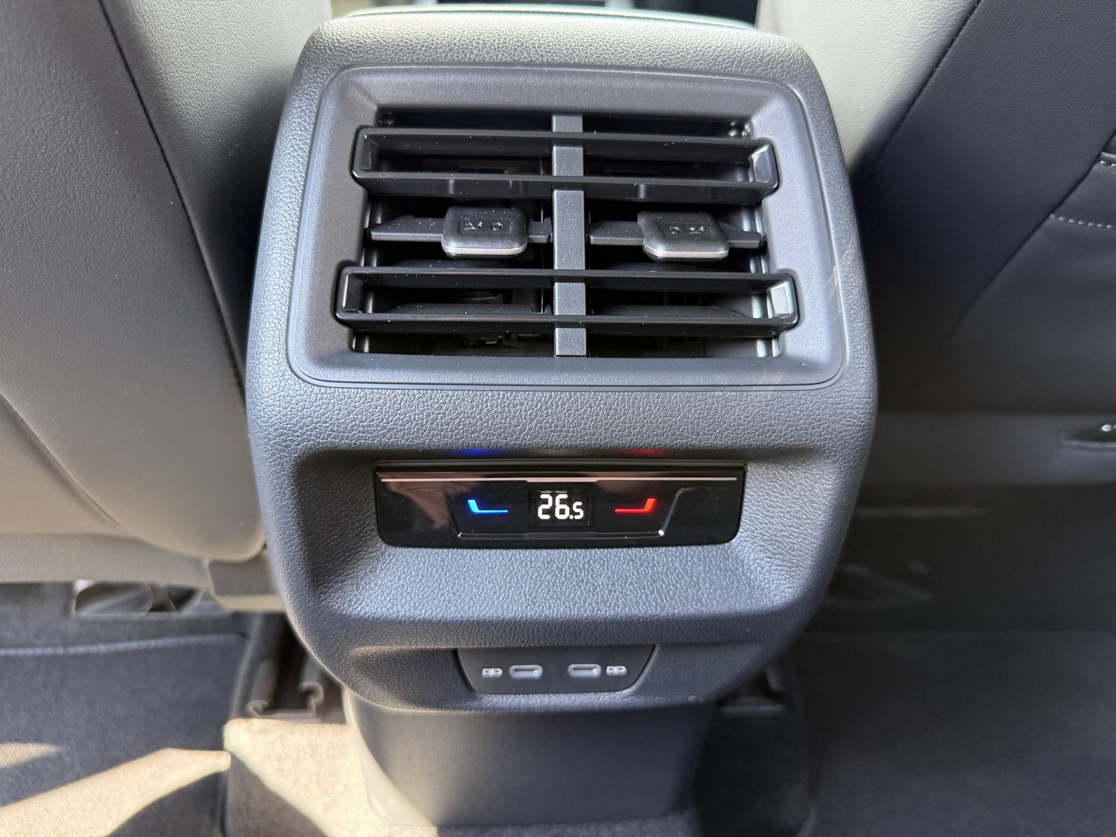 Volkswagen Tiguan 1.5 eTSI Goal,360°,Matrix,AHK,IQ-Drive foto 4