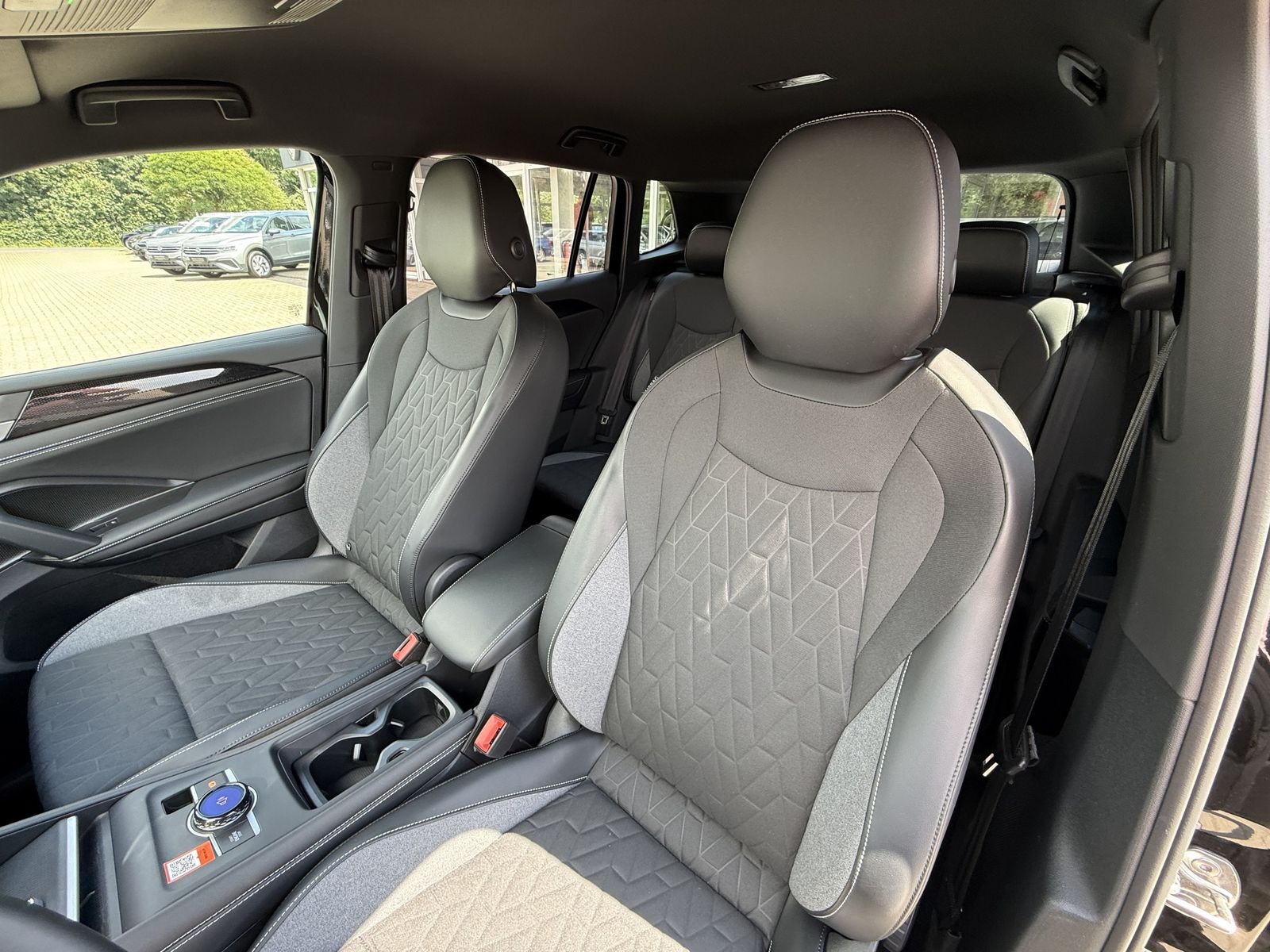 Volkswagen Tiguan 1.5 eTSI Goal,360°,Matrix,AHK,IQ-Drive foto 8