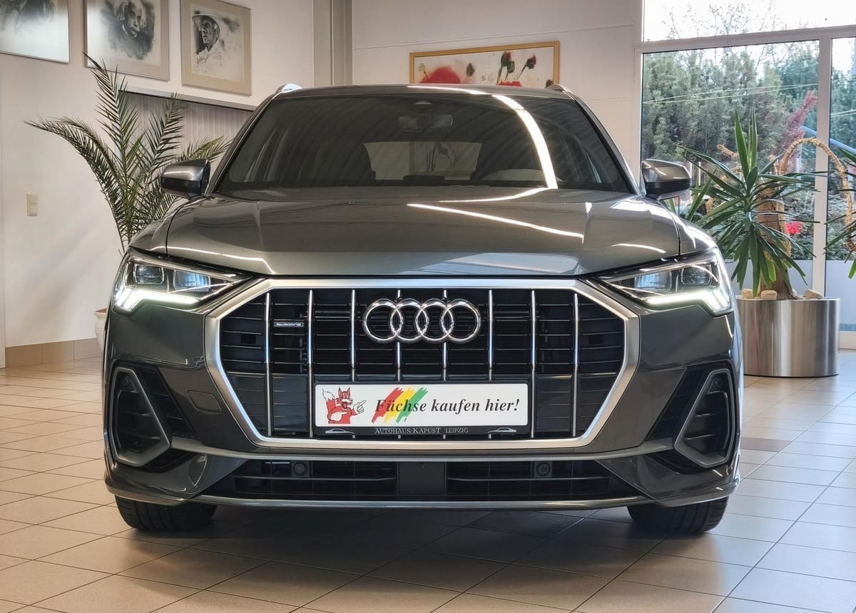 Audi Q3 quattro 3x S-line 190 PS Matrix DAB Spur Key foto 2
