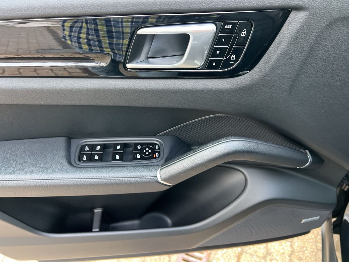 Porsche Cayenne Coupe Sport-Chrono Luftf. Pano LED foto 15