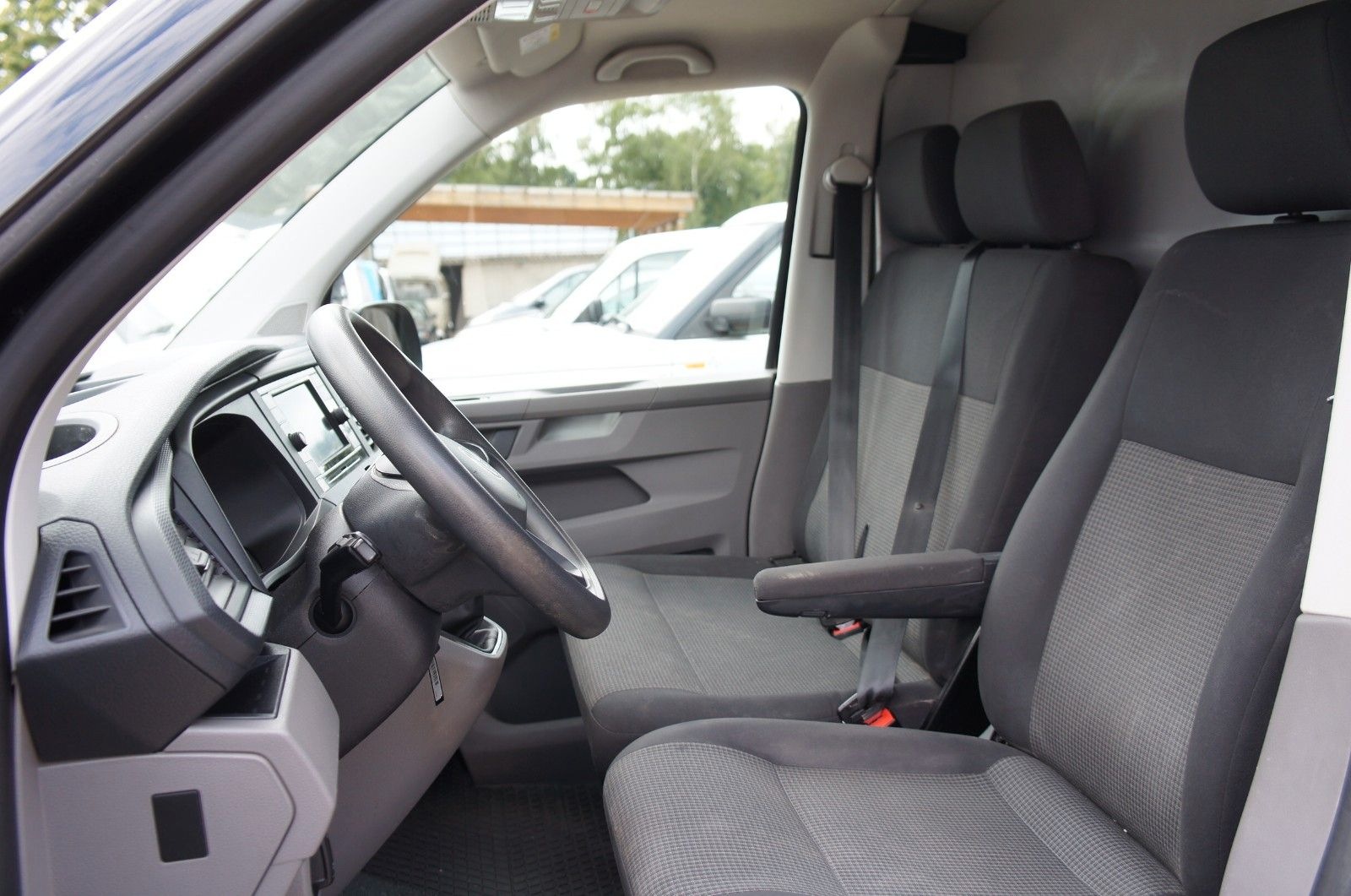 Volkswagen T6 Transporter 2.0 TDi Lang Klima Tempom 81KW E6 foto 10