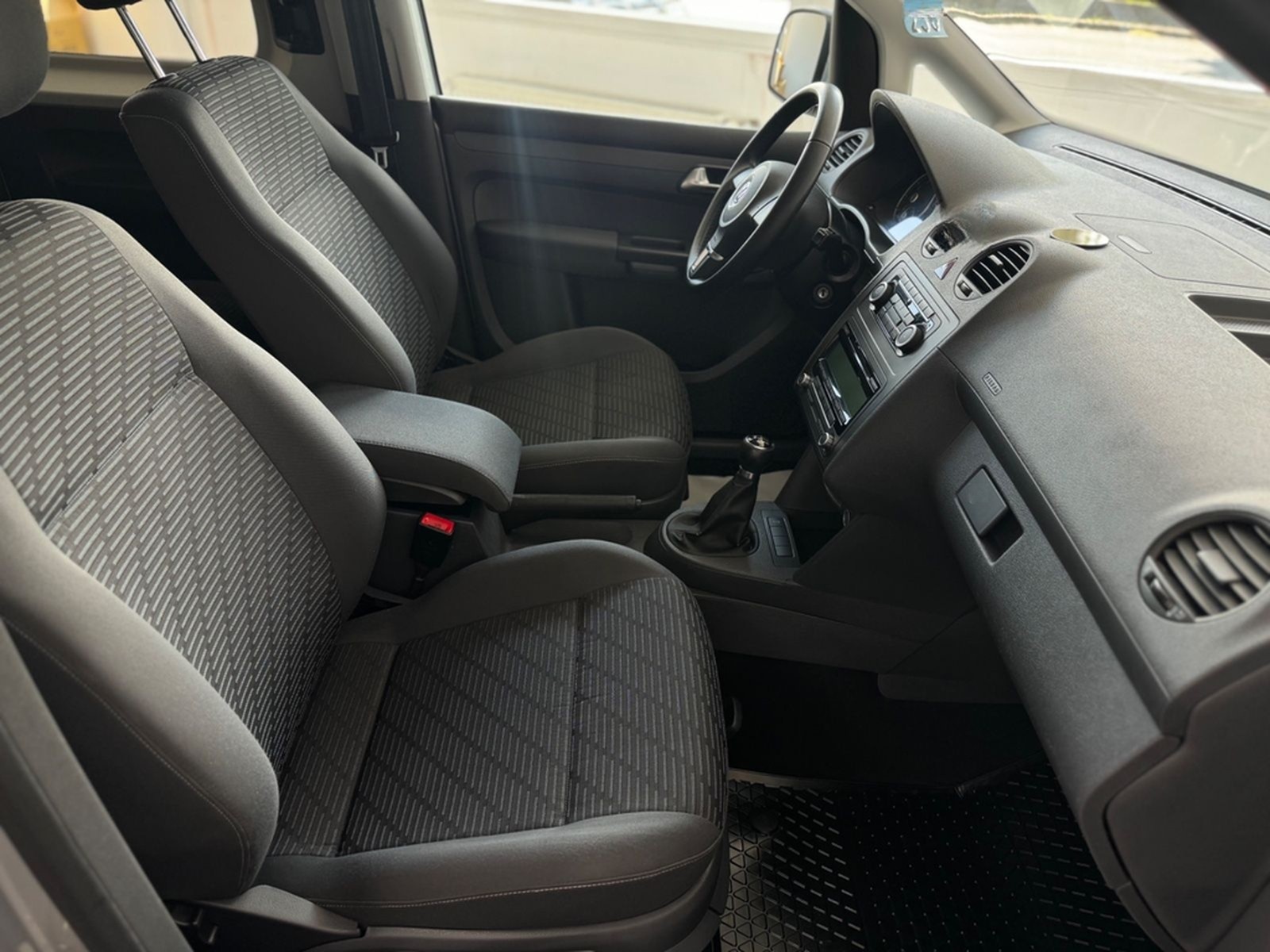 Volkswagen Caddy Comfortline TSI Behindertengerecht-Rampe foto 10