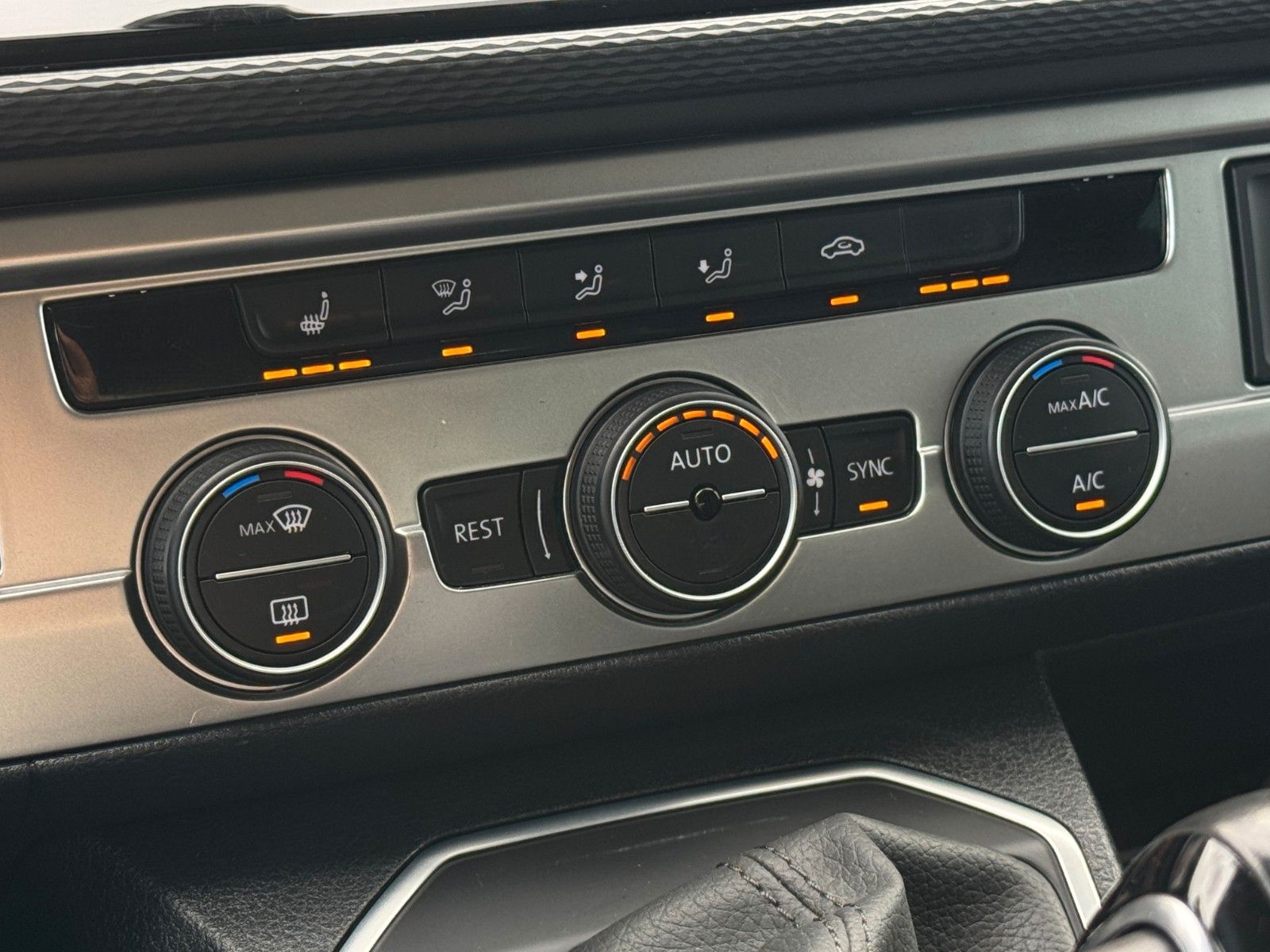 Volkswagen T6.1 Multivan Comfortline 4Motion 6-Sitzer StHzg foto 18