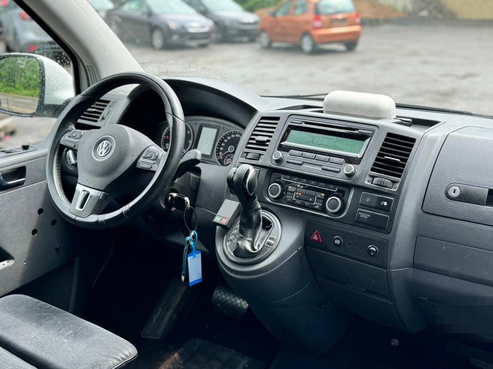 Volkswagen T5 Caravelle behindertengerecht *Rampe* foto 12