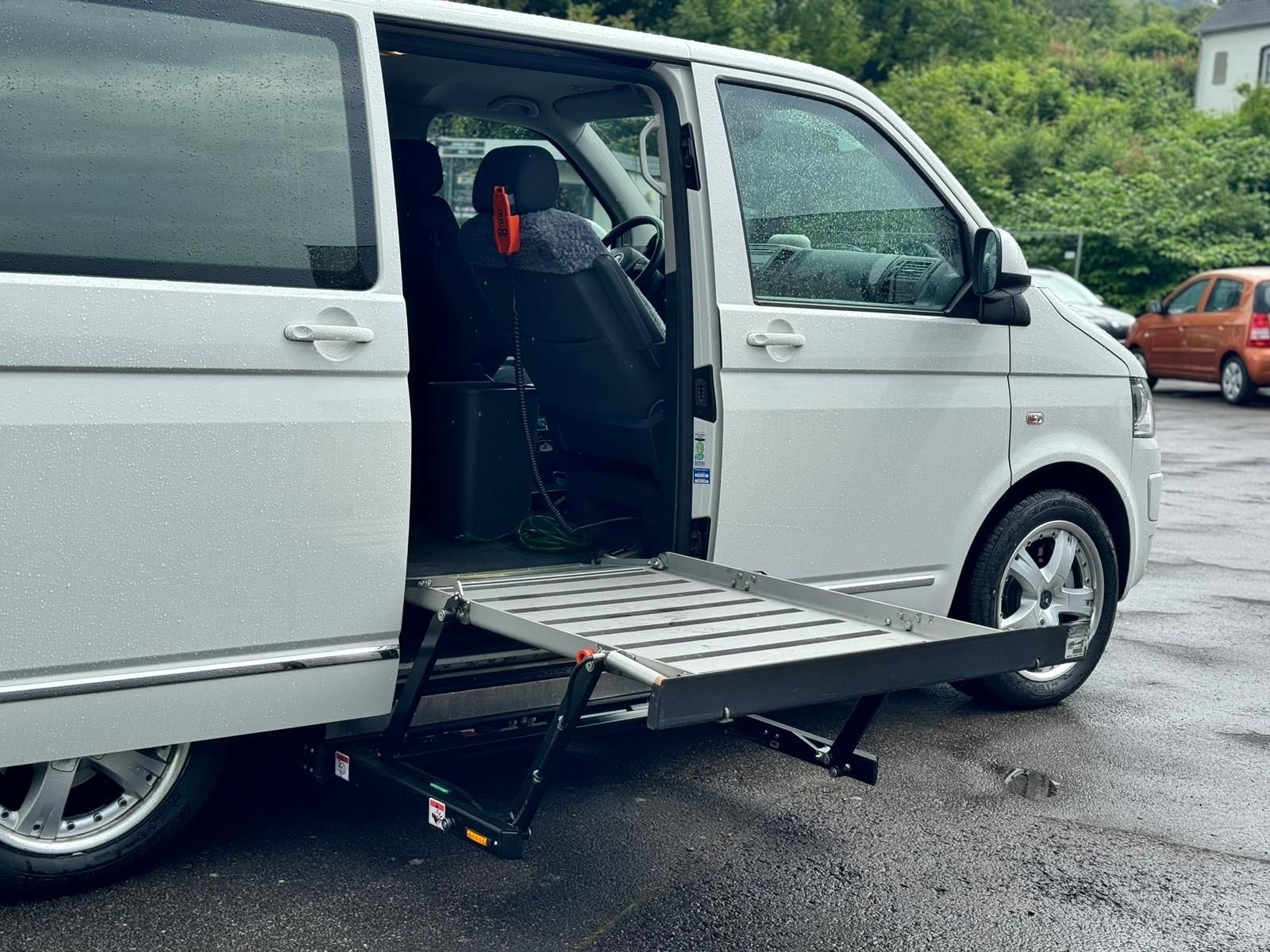 Volkswagen T5 Caravelle behindertengerecht *Rampe* foto 10
