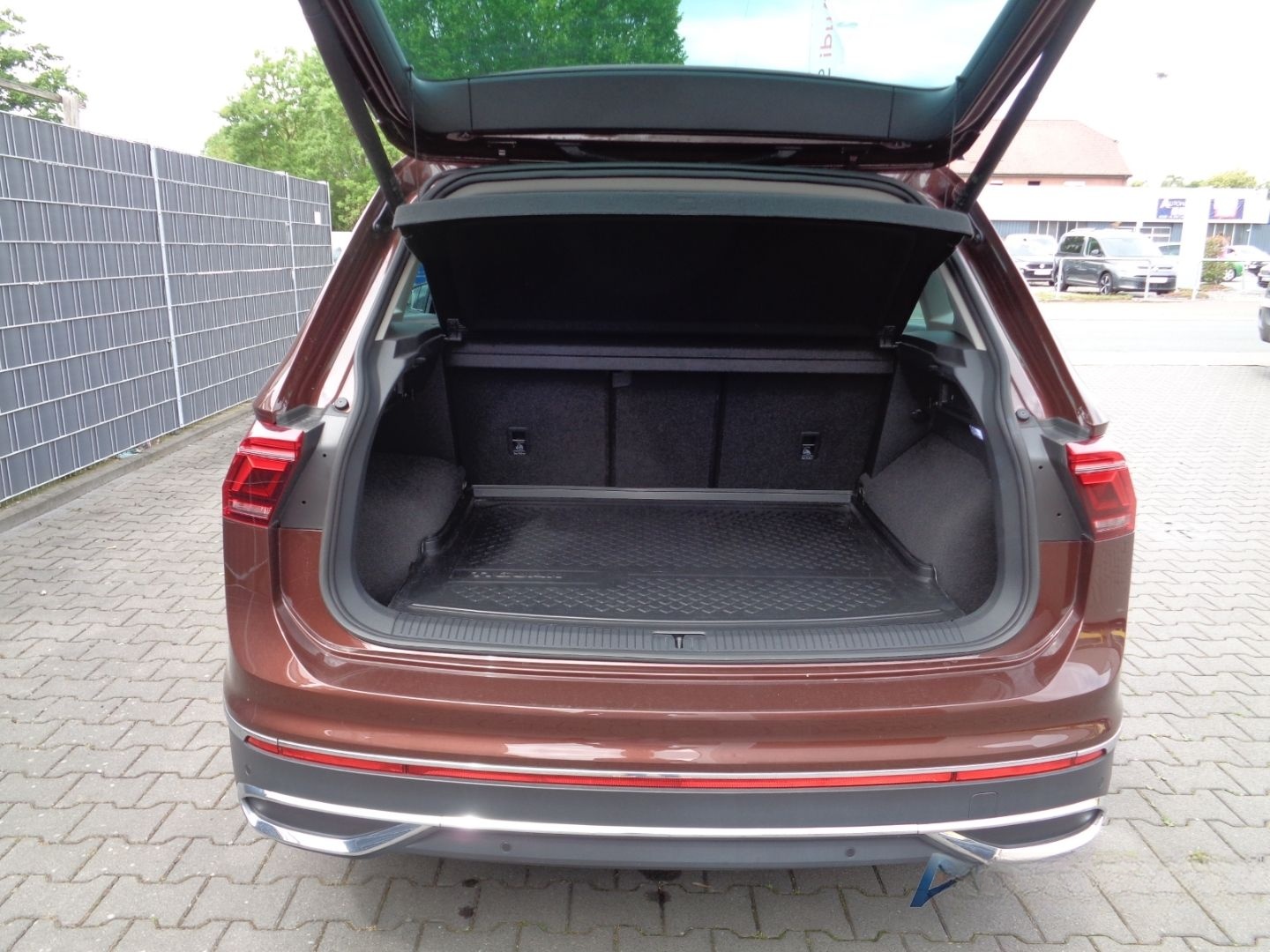 Volkswagen Tiguan Elegance 4Motion 2.0 TDI HUD AHK Panodach foto 14