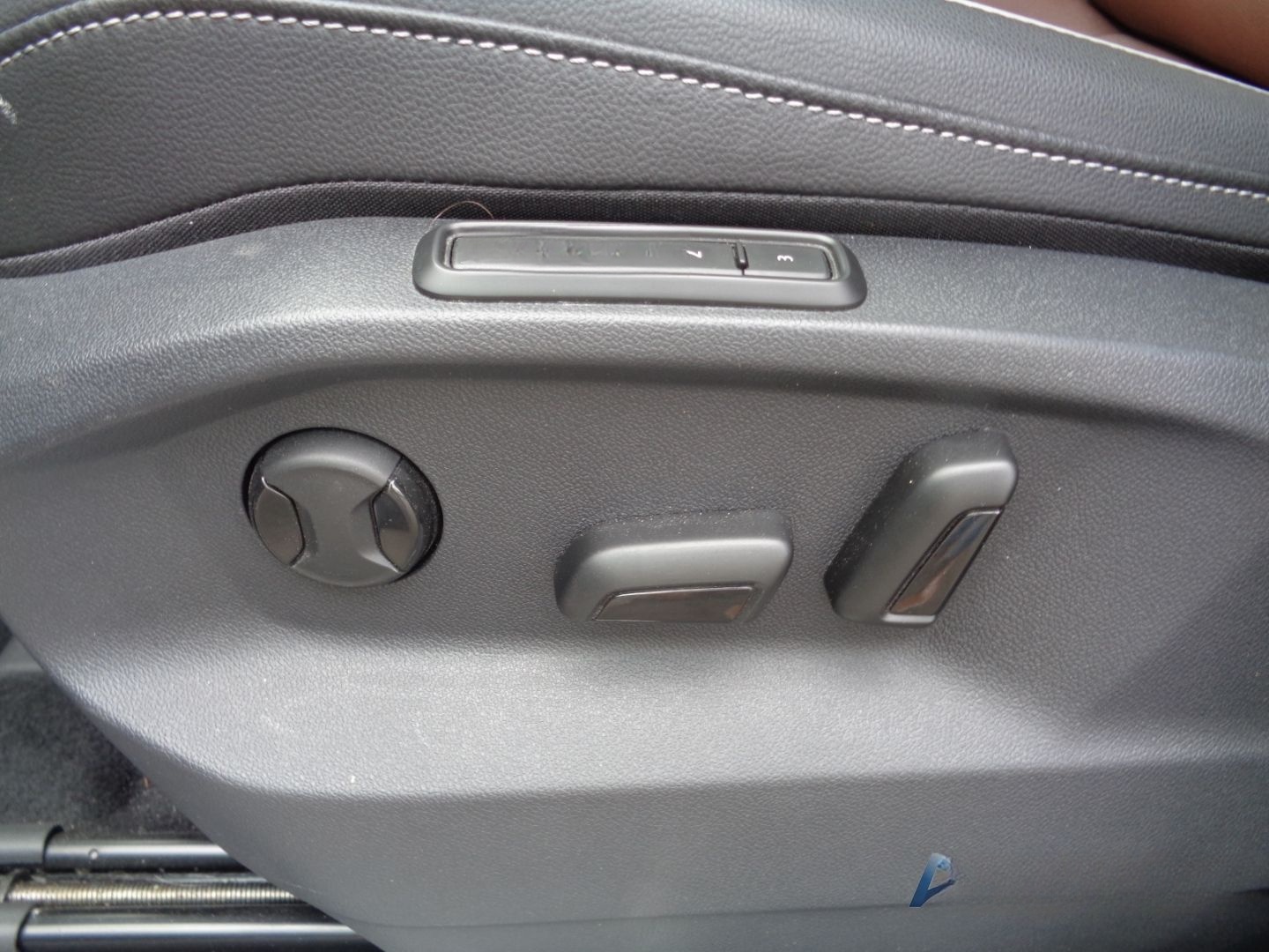 Volkswagen Tiguan Elegance 4Motion 2.0 TDI HUD AHK Panodach foto 5