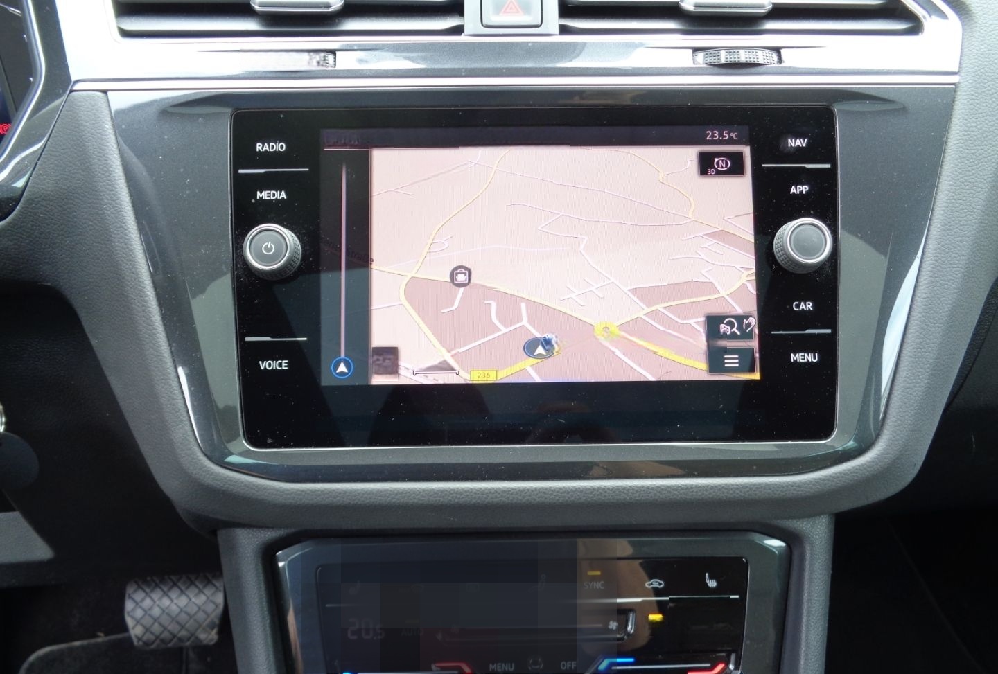 Volkswagen Tiguan Elegance 4Motion 2.0 TDI HUD AHK Panodach foto 8