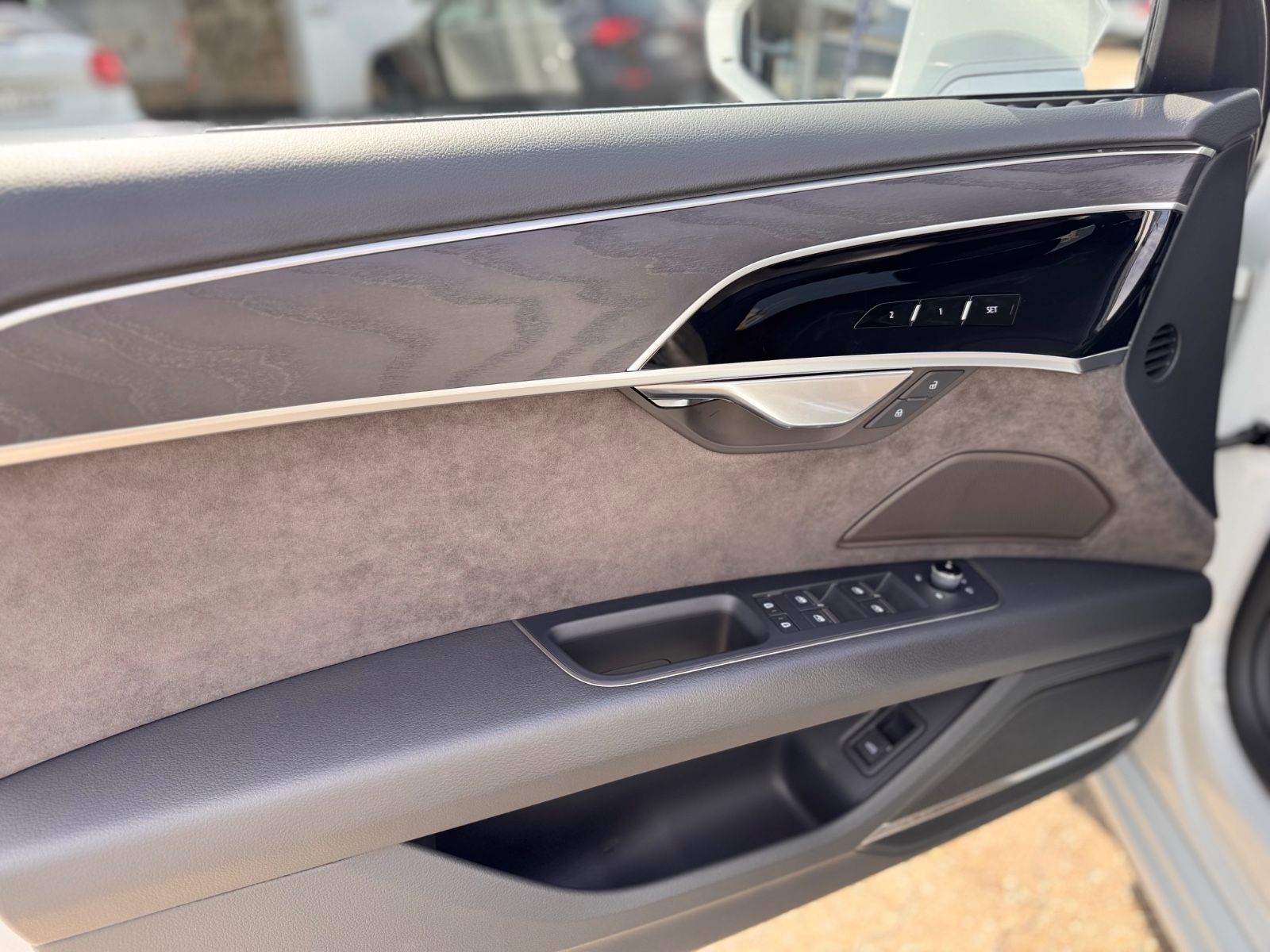Audi A8 50 TDI quattro foto 12