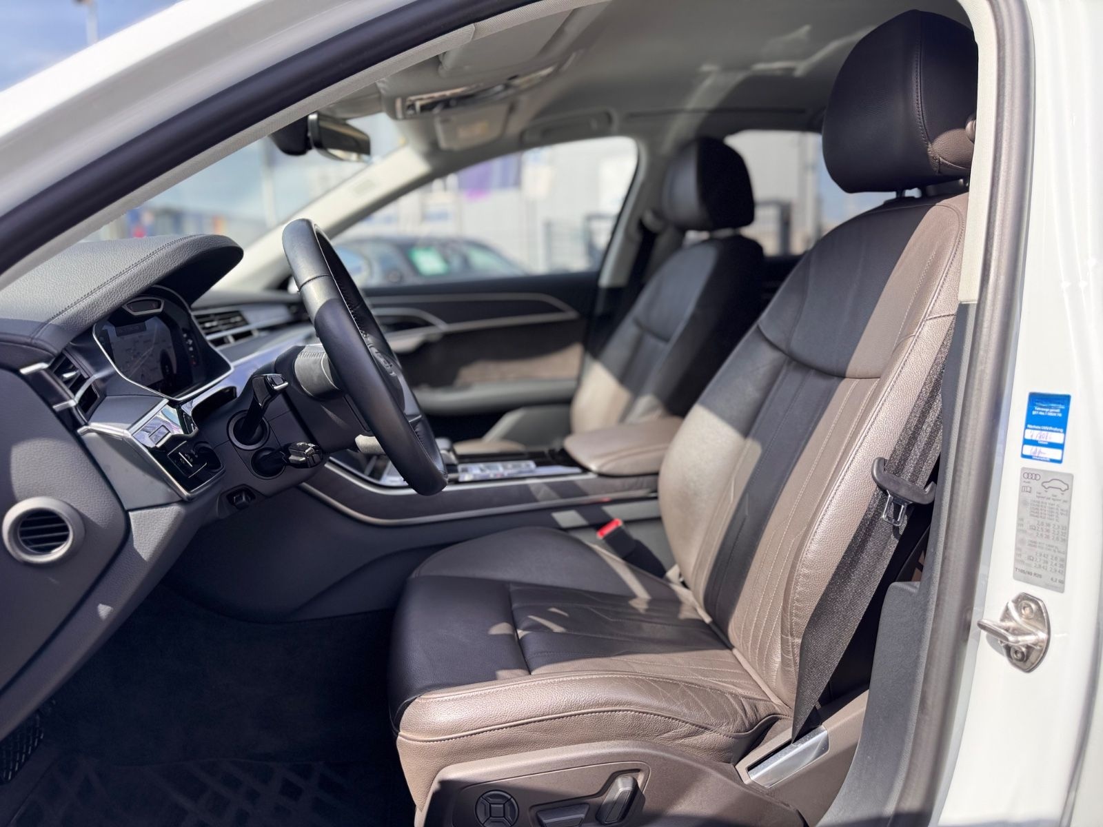 Audi A8 50 TDI quattro foto 14